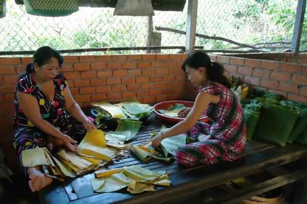 KinhNghiemDuLich.org  Banh tet la cam