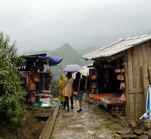 KinhNghiemDuLich.org  Cát Cát trong mưa