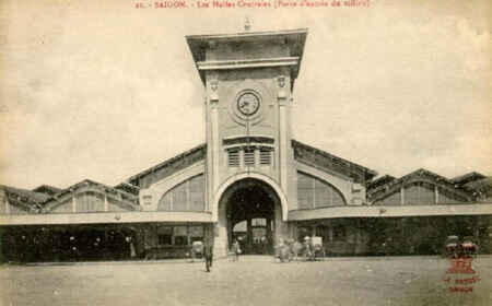 Chìm nổi chợ Bến Thành