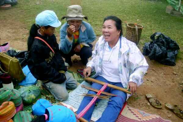 KinhNghiemDuLich.org Cho tren dinh nui