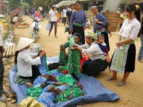 KinhNghiemDuLich.org  Choi cho phien vung ATK