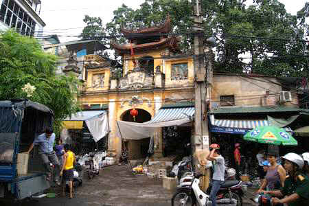 Chốn tĩnh lặng bên chợ Đồng Xuân