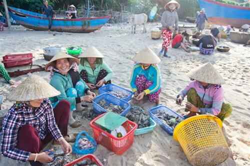 KinhNghiemDuLich.org  Dao choi bien Tan  Phung