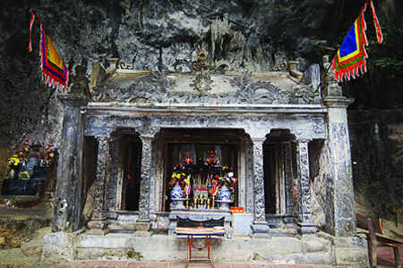 KinhNghiemDuLich.org  Den le hoi den Tran chiem nguong Vinh ha long tren can