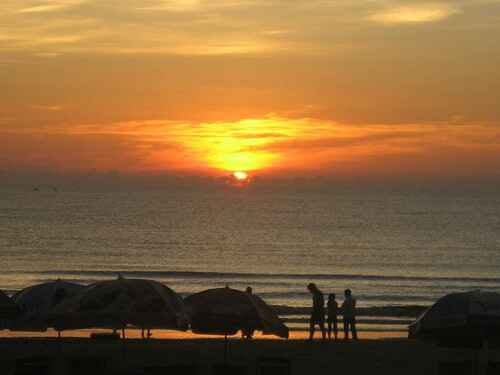 KinhNghiemDuLich.org  Đến Nghệ An tắm biển Cửa Lò