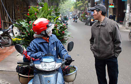 KinhNghiemDuLich.org  Du xuan cho phoen giua Ha Noi