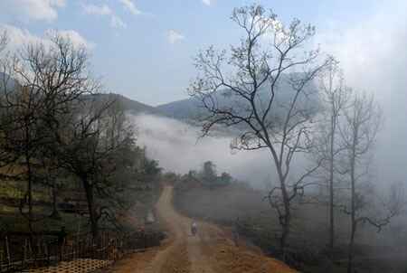 KinhNghiemDuLich.org Huyen ao coi tien canh Y Ty trong suong mo