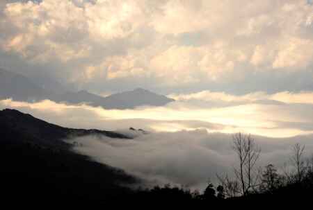 KinhNghiemDuLich.org Huyen ao coi tien canh Y Ty trong suong mo