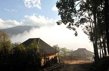 KinhNghiemDuLich.org  Huyen ao coi tien canh Y Ty trong suong mo