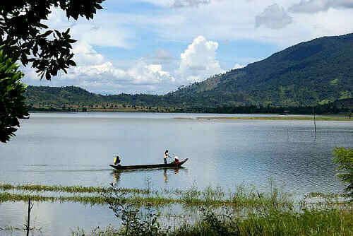 Mênh mang hồ Lak