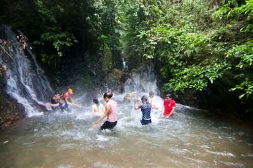 Ngược dòng thác Chòi