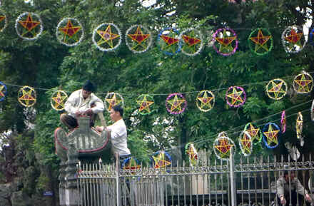 KinhNghiemDuLich.org  Nha tho da Phat Diem truoc ngay Giang sinh