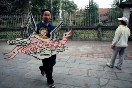 KinhNghiemDuLich.org  Nha tho da Phat Diem truoc ngay Giang sinh