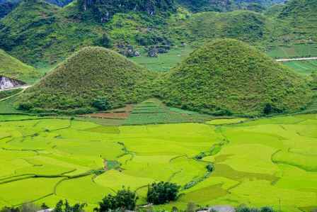 Núi Đôi quyến rũ