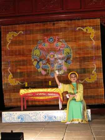 KinhNghiemDuLich.org Tai hien khong gian Dem Hoang Cung trong Festival Hue 2012