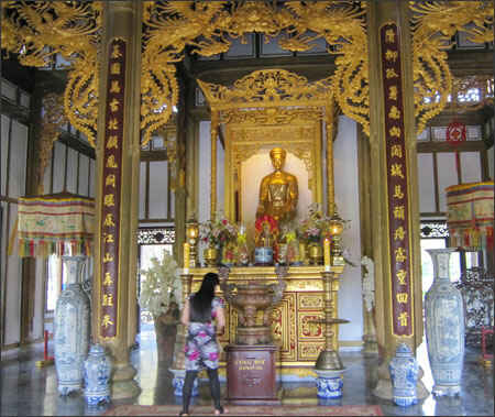 KinhNghiemDuLich.org tham den tho Huyen Tran