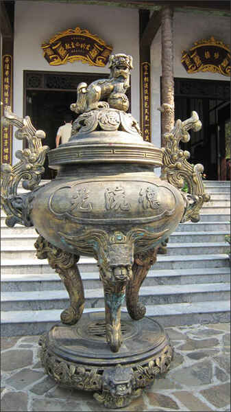 KinhNghiemDuLich.org tham den tho Huyen Tran