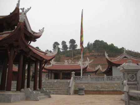 KinhNghiemDuLich.org  Thieng lieng Den Cha Den Me