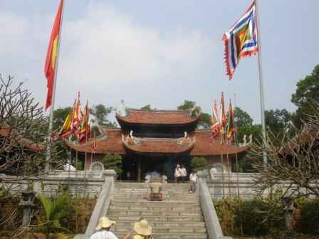 KinhNghiemDuLich.org  Thieng lieng Den Cha Den Me