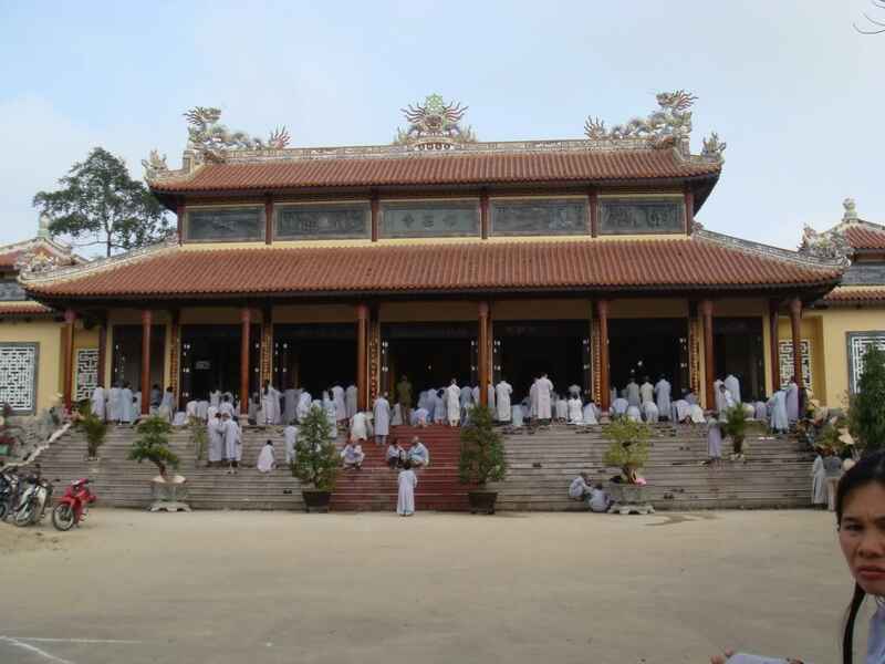 KinhNghiemDuLich.org Ve voi Hue thuong Tu Dam co kinh trong hien dai
