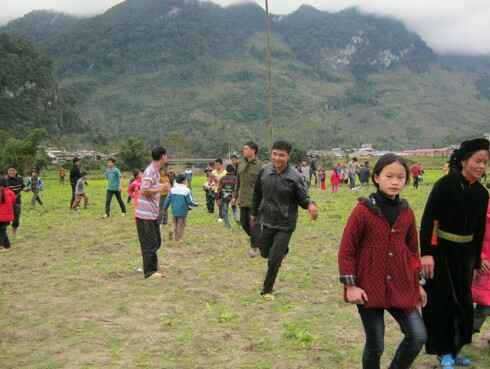 KinhNghiemDuLich.org Ve Ha Giang vui le hoi nem con cua Nguoi Tay