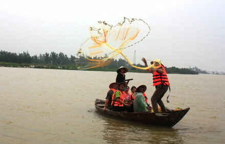 KinhNghiemDuLich.org  Ve Hoi An quang luoi lac thug chai