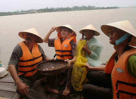 KinhNghiemDuLich.org  Ve Hoi An quang luoi lac thug chai