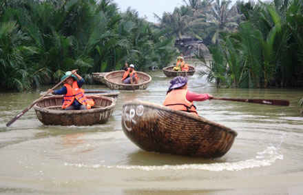 KinhNghiemDuLich.org  Ve Hoi An quang luoi lac thug chai