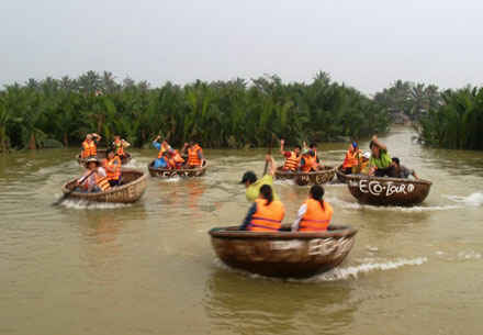 KinhNghiemDuLich.org  Ve Hoi An quang luoi lac thug chai