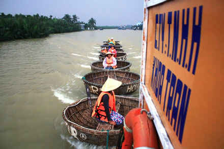 KinhNghiemDuLich.org  Ve Hoi An quang luoi lac thug chai