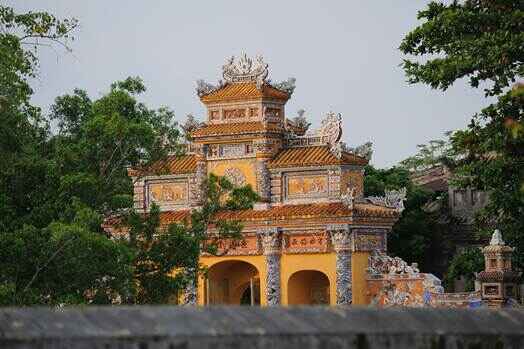  KinhNghiemDuLich.org  Ve voi Hue thuong Hoang cung mot thuo vang son Cung Dien Tho Cung Truong Sanh