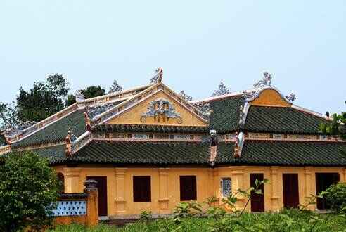  KinhNghiemDuLich.org  Ve voi Hue thuong Hoang cung mot thuo vang son Cung Dien Tho Cung Truong Sanh
