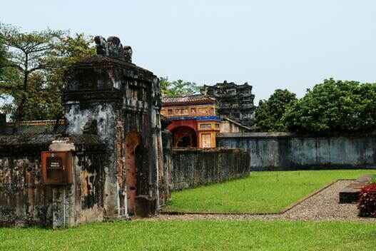 KinhNghiemDuLich.org Ve voi Hue thuong Hoang cung mot thuo vang son Cung Dien Tho Cung Truong Sanh
