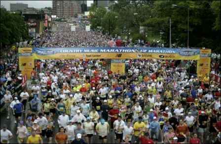 KinhNghiemDuLich.org Cuoc thi marathon va marathon cu ly ngan va nhac dong que