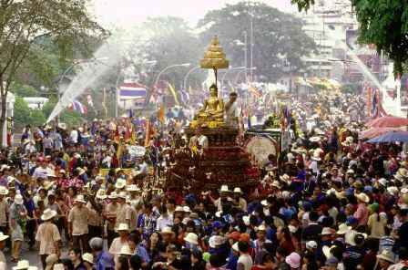 KinhNghiemDuLich.org  Le hoi don nam moi Songkran