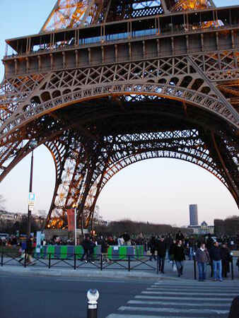 10 địa điểm không thể bỏ lỡ khi du lịch Paris
