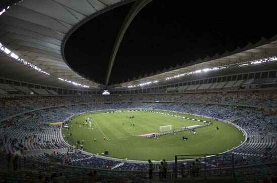 10 sân cỏ phục vụ World Cup