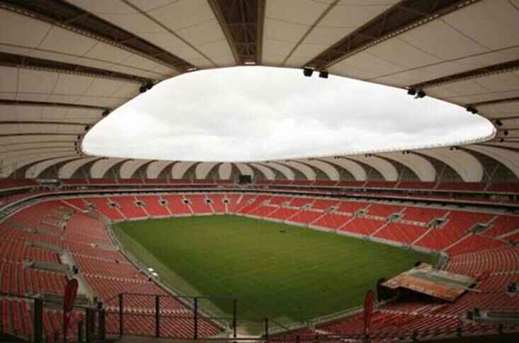 10 sân cỏ phục vụ World Cup