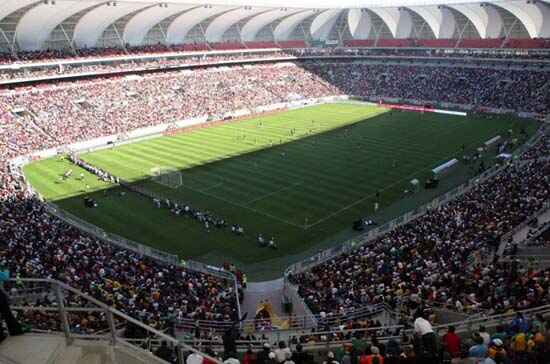10 sân cỏ phục vụ World Cup
