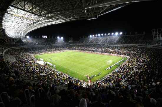 10 sân cỏ phục vụ World Cup